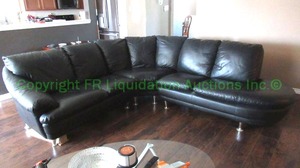 lot 93 image: Bonded leather sectional sofa, no tears (3 sections)