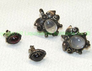 lot 117 image: Vintage Sterling silver (Marked Sterling) poststud and screw back earring sets w glass or stone cabochons. Screw back earrings marked Sterling
