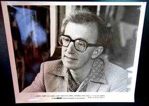 lot 209 image: WOODY ALLEN  BROADWAY DANNY ROSE PROMOTIONAL MOVIE STILL