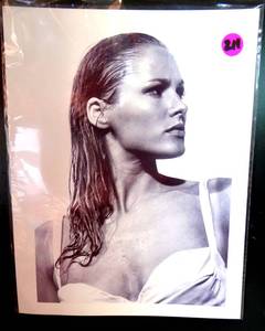 lot 211 image: VINTAGE PROFESSIONAL PHOTO - HOLLYWOOD BEAUTY URSULA ANDRESS