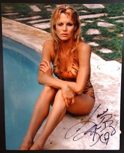 lot 234 image: AUTHENTIC AUTOGRAPH - BEAUTIFUL KIM BASINGER HAND SIGNED 8 X 10 PHOTO