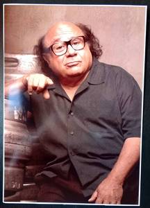 lot 280 image: COOL DANNY DEVITO 5 X 7 PHOTO
