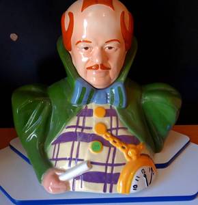 lot 299 image: RARE LOW NUMBER LIMITED EDITION 17625 - WIZARD OF OZ MAYOR STAR JAR COOKIE JAR - COMPS OVER $250
