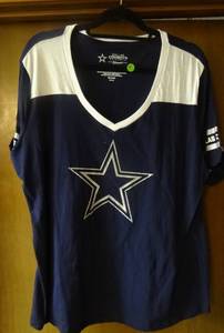 lot 9 image: AUTHENTIC LICENSED DALLAS COWBOYS WOMENS T -SHIRT - SIZE 2XL W TAGS
