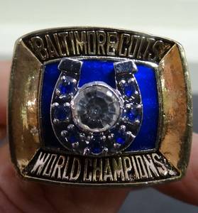 lot 11 image: AWESOME 1970 BALTIMORE COLTS - JOHNNY UNITAS WORLD CHAMPIONSHIP REPLICA RING - NSIZE 14