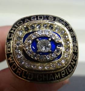 lot 12 image: SUPERBOWL 20 - CHICAGO BEARS WALTER PAYTON REPLICA CHAMPIONSHIP RING - SIZE 9
