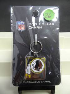 lot 26 image: OFFICIAL NFL LICENSED WASHINGTON REDSKINS DOG COLLAR CHAIN OR KEYCHAIN (COLLECTIBLE NOW THAT TEAM NO LONGER USES THIS LOGO)