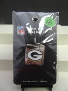 lot 55 image: OFFICIAL NFL LICENSED GREEN BAY PACKERS DOG COLLAR CHARM KEYCHAIN