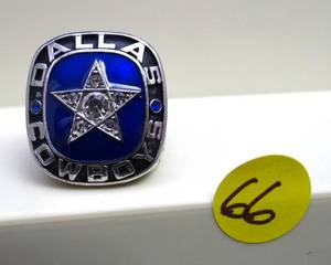 lot 66 image: 1970 DALLAS COWBOYS TOM LANDRY WORLD CHAMPIONSHIP REPLICA RING - SIZE 11