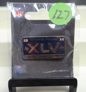 lot 127 image: OFFICIAL NFL LICENSED - SUPERBOWL XLV COLLECTORS PIN - NIP