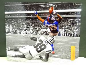 lot 195 image: PROFESSIONAL COLOR DROP 8 X 10 PHOTO - THE CATCH ODELL BECKAM JR - NEW YORK GIANTS
