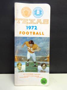lot 202 image: RARE 1972 TEXAS LONGHORNS FOOTBALL MEDIA GUIDE Yearbook DARRELL ROYAL JERRY SISEMORE $$$
