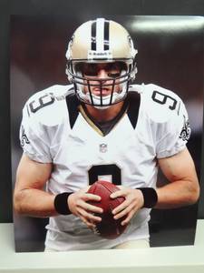 lot 211 image: PROFESSIONAL 8 X 10 PHOTO - NEW ORLEANS SAINTS DREW BREES