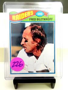 lot 226 image: VINTAGE 1977 Topps Football Fred Biletnikoff Card # 295 Oakland Raiders HOF