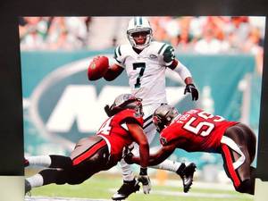 lot 233 image: PROFESSIONAL 8 X 10 PHOTO - NEW YORK JETS GENO SMITH