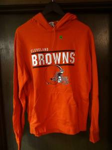 lot 276 image: MAJESTIC CLEVELAND BROWNS HOODIE SWEATSHIRT - SIZE MEDIUM - NEWWOTAGS