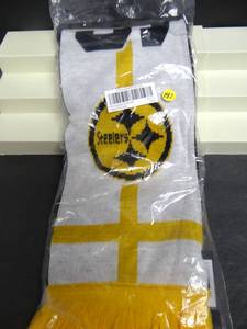 lot 292 image: PITTSBURGH STEELERS WINTER SCARF - NEW IN PACKAGE