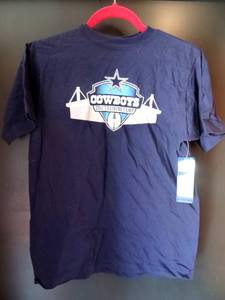 lot 95 image: DALLAS COWBOYS 2011 TRAINING CAMP T-SHIRT - YOUTH LARGE - NEW W TAGS