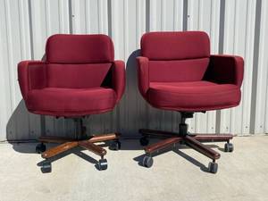 lot 7 image: 2 Upholstery Red Chairs on Wheels