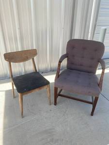 lot 18 image: Taylor Chair Office Chair and Wooden Side Chair