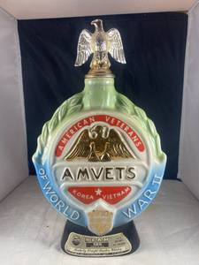 lot 45 image: Vintage Jim Beam 25th Anniversary American Veterans AMVVETS Whiskey Decanter