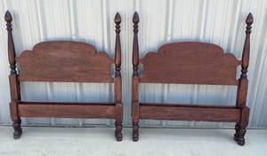 lot 83 image: Vintage Twin Head and Footboards