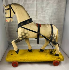 lot 121 image: Vintage Pull Toy Horse made by Erzebirge