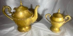 lot 125 image: Vintage Gold Electroplated Teapot and sugar bowl