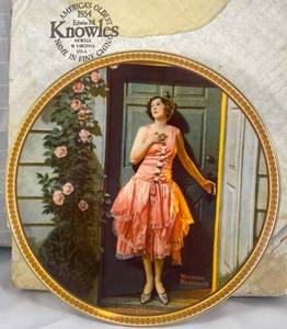 lot 130 image: Standing in the Doorway Collectors Plate no 16314N limited edition 1983 True Rockwell Classic