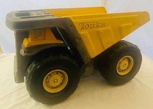 lot 162 image: Vintage Tonka Dump Truck