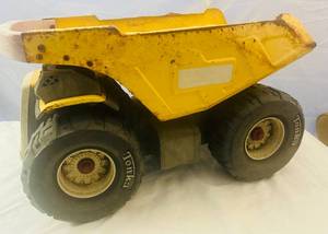 lot 164 image: Vintage Tonka Dump Truck