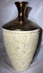 lot 142 image: Imax Tennison Table Vase
