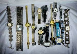 lot 154 image: Several Vintage Watches