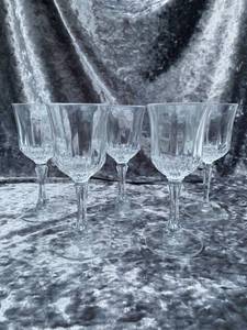 lot 198 image: 5 Cut Glass Small Wine Glasses