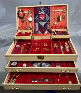 lot 165 image: Vintage Jewelry Box with watches rings and ear rings