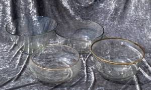 lot 204 image: Glass Serving Bowls