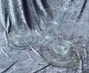 lot 206 image: Glass Serving Trays