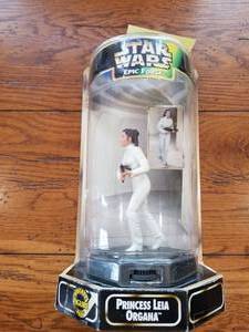 lot 30 image: Star Wars - Princess Leia Organa action figure