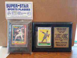 lot 132 image: Nolan Ryan baseball cards