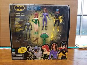 lot 88 image: Batman - Girls of Gotham City action figures