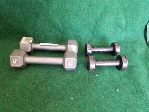 lot 232 image: Set of 5lb and 2lb hand weights