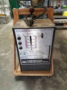 lot 217 image: Montgomery Ward Powr Kraft 295 continuous amperage control welder