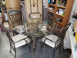 lot 275 image: Table and chairs
