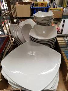 lot 267 image: Dishes