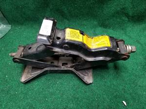 lot 244 image: Car jack