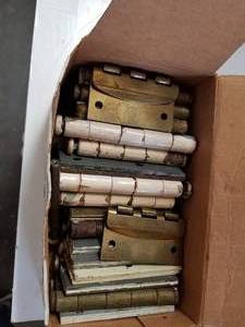 lot 285 image: HARDWARE LOT - Hinges