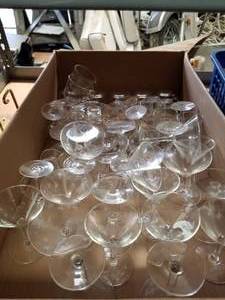lot 325 image: Fine decorative glass dishes