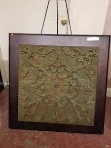 lot 200 image: Home Decorations - Wall art