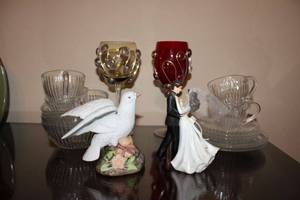 lot 14 image: White Dove Figurine Stamped 1224 BF Tag says Made in Mexico, Wedding Cake Topper, Home Essentials Goblets with Molded Wire and Glass Beads, Ribbed Glass Star Center Dish Set