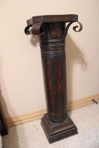 lot 13 image: Metal Decorative Plant Stand